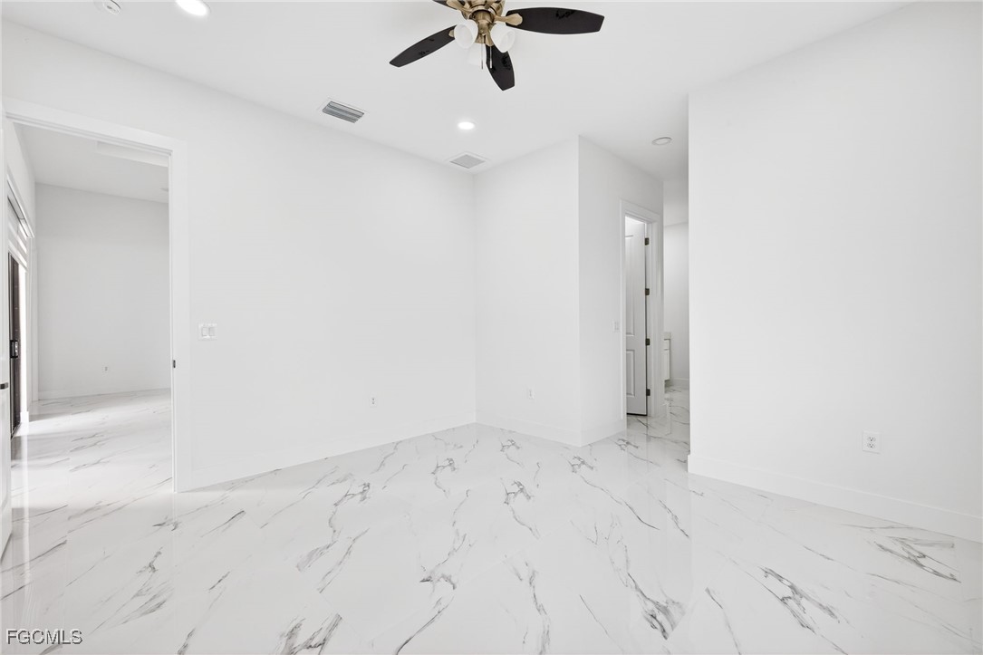 27 SW 8th PL
