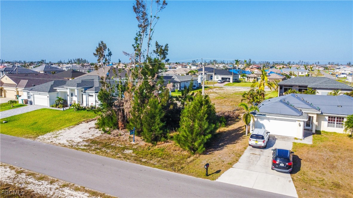 14 NW 35th AVE