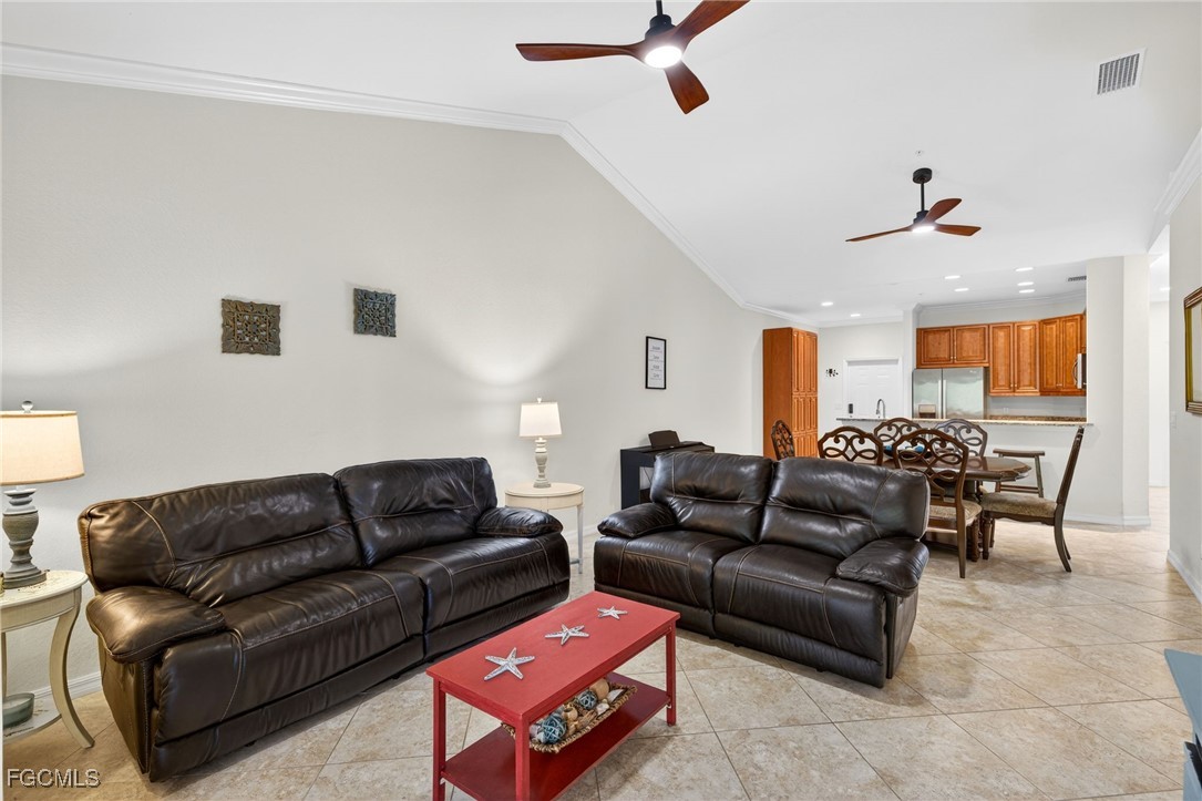 1095 Winding Pines CIR 201