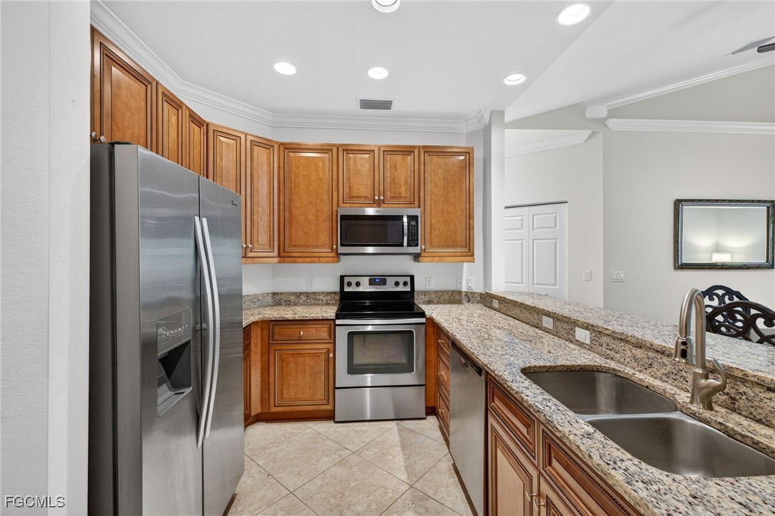 1095 Winding Pines CIR 201