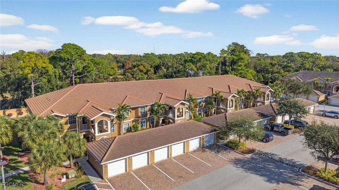 1095 Winding Pines CIR 201