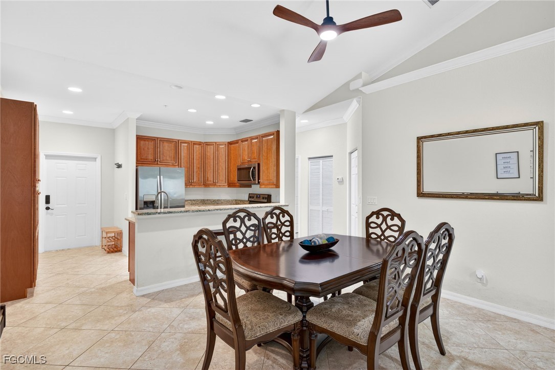 1095 Winding Pines CIR 201