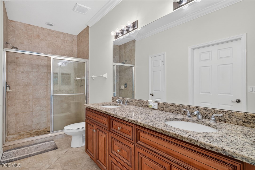 1095 Winding Pines CIR 201