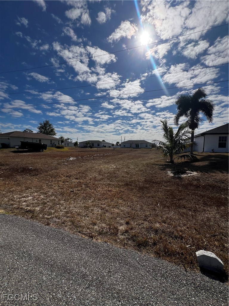 1046 NE 40th TER