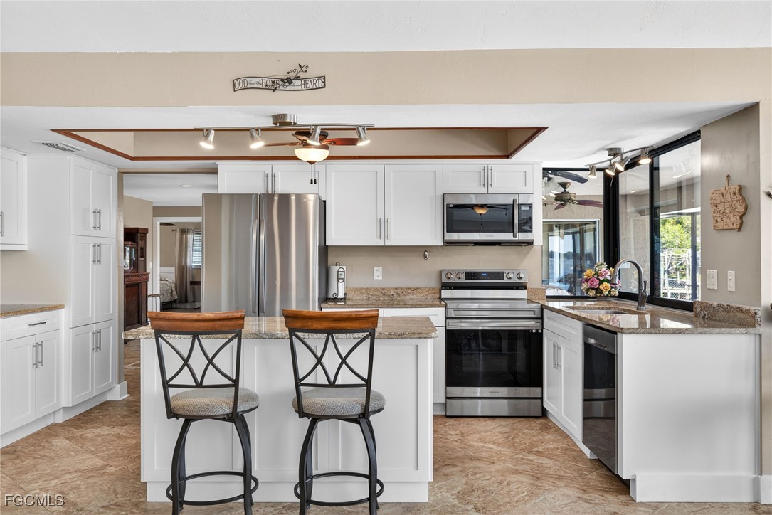 1818 Cherie LN