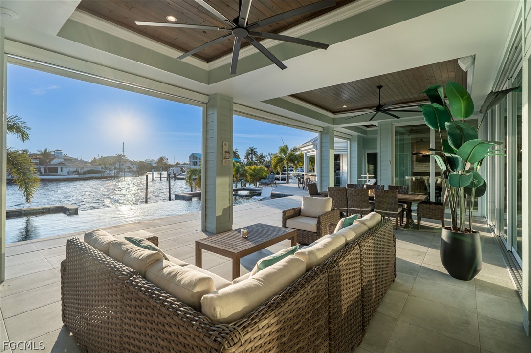 218 Bayshore DR