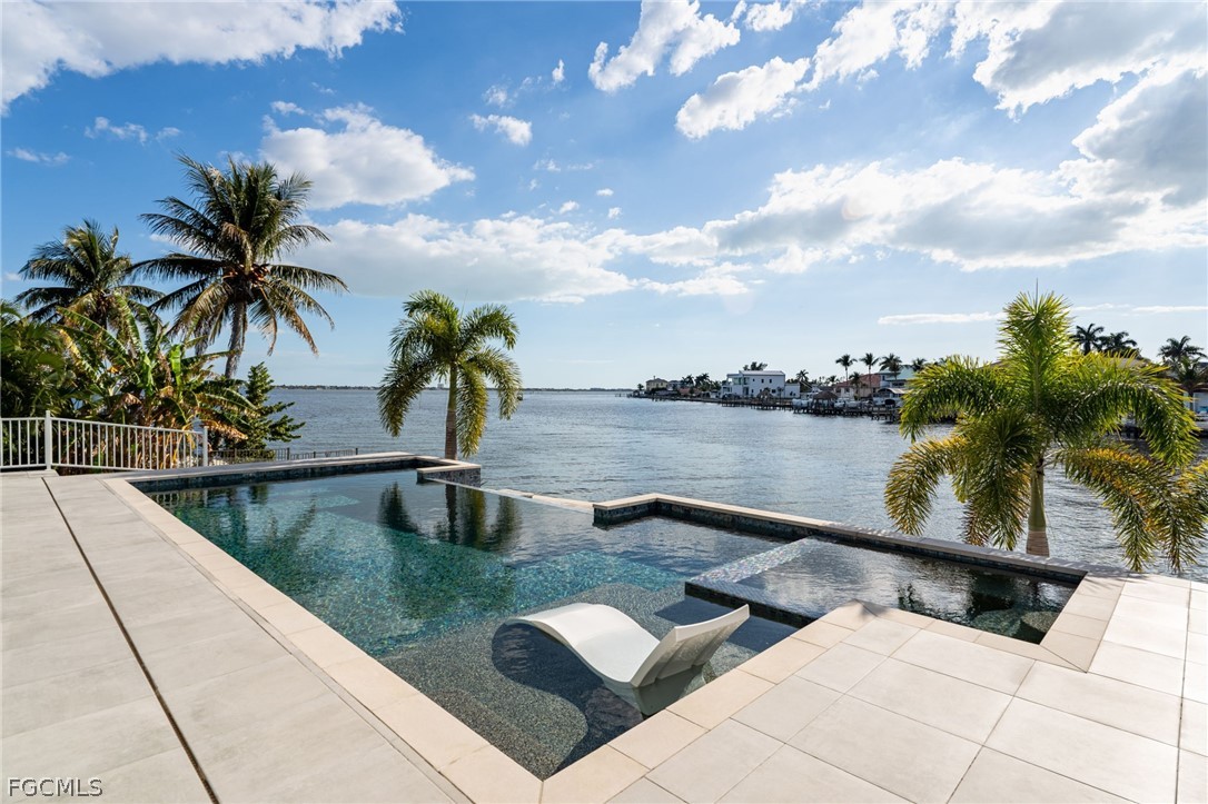 218 Bayshore DR