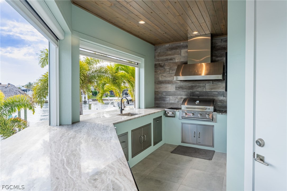 218 Bayshore DR