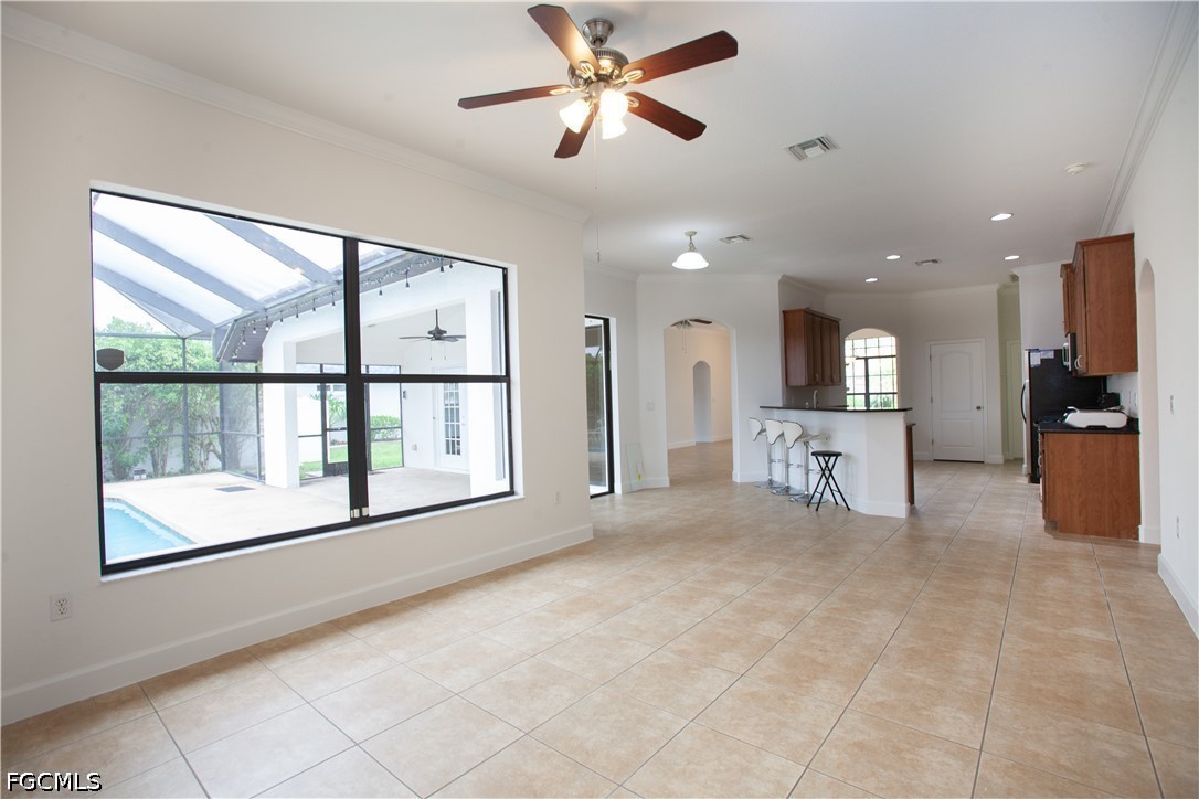 2110 SW 38th TER