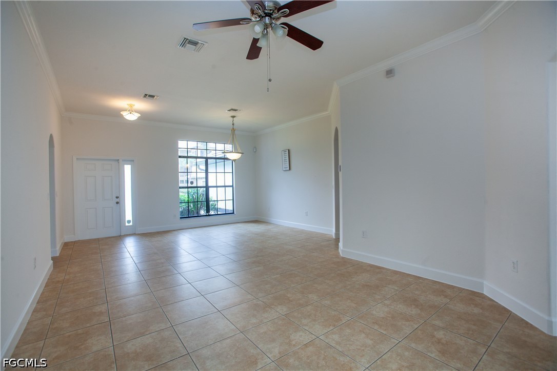 2110 SW 38th TER