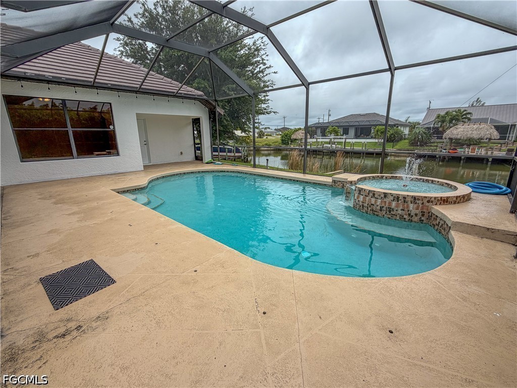 2110 SW 38th TER