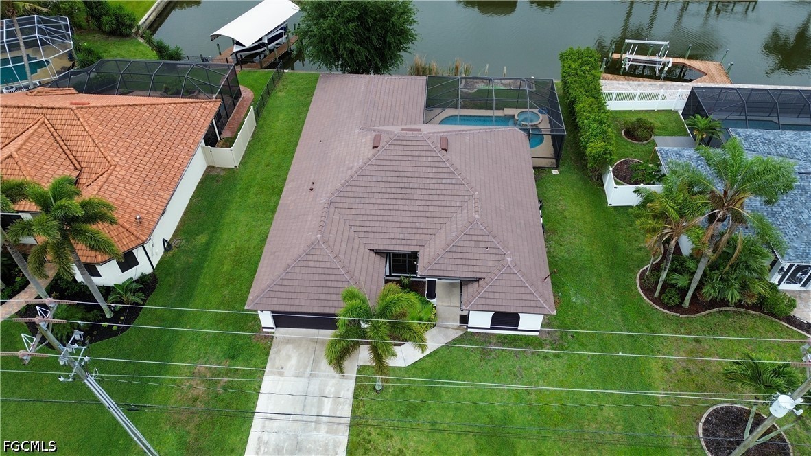 2110 SW 38th TER