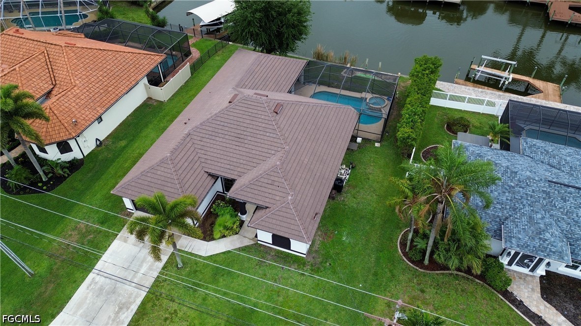 2110 SW 38th TER
