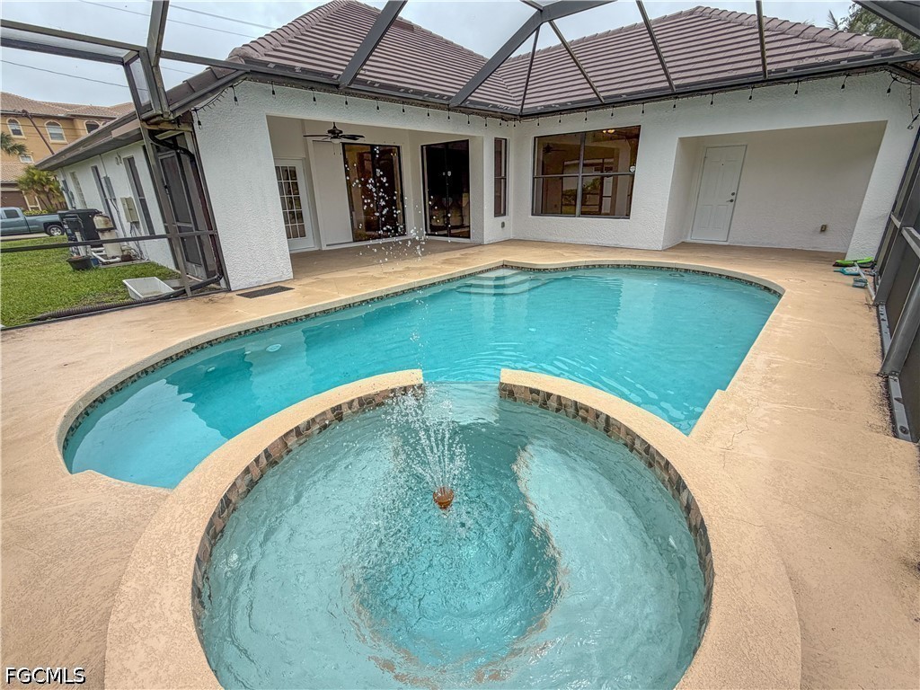 2110 SW 38th TER