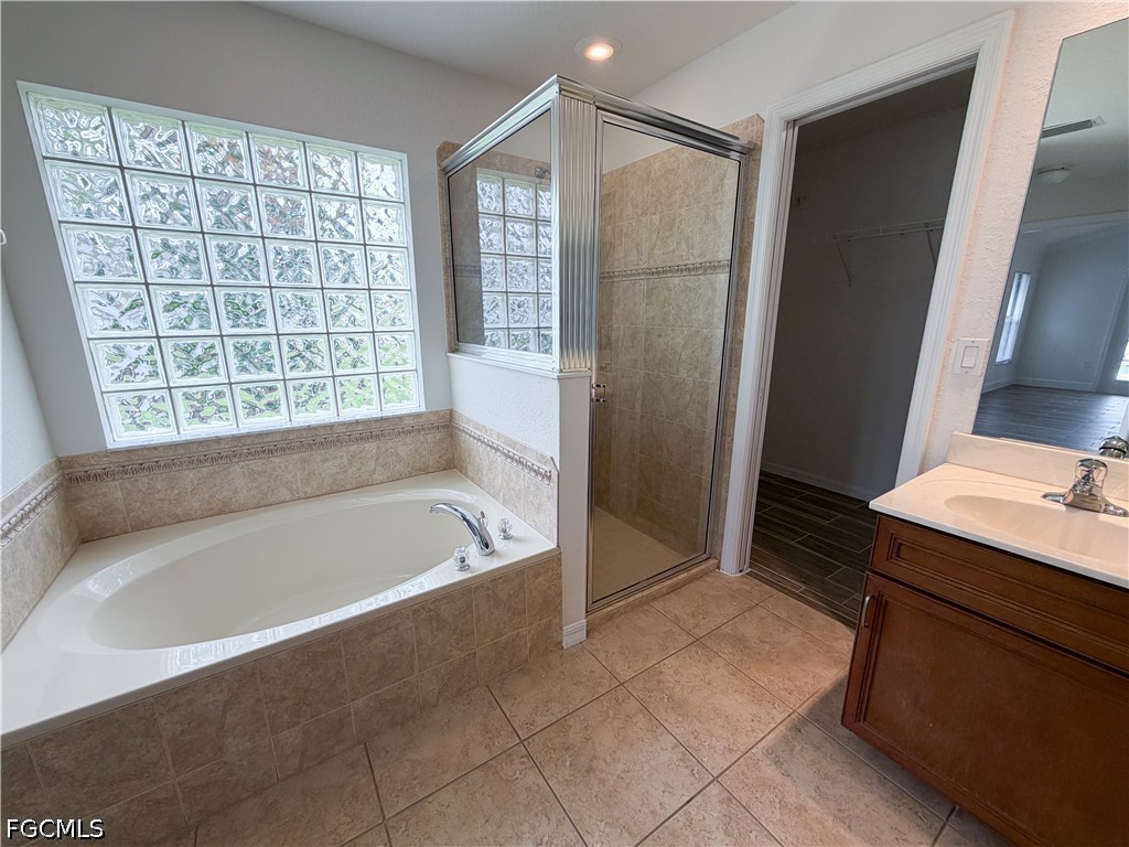 2110 SW 38th TER