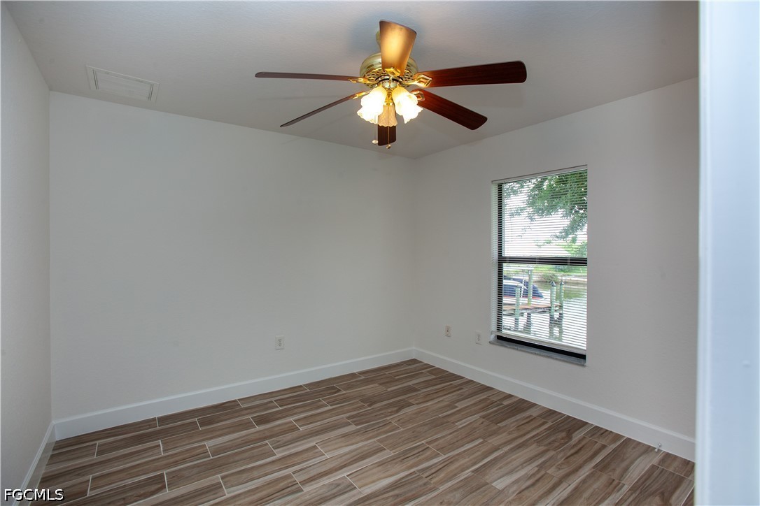 2110 SW 38th TER