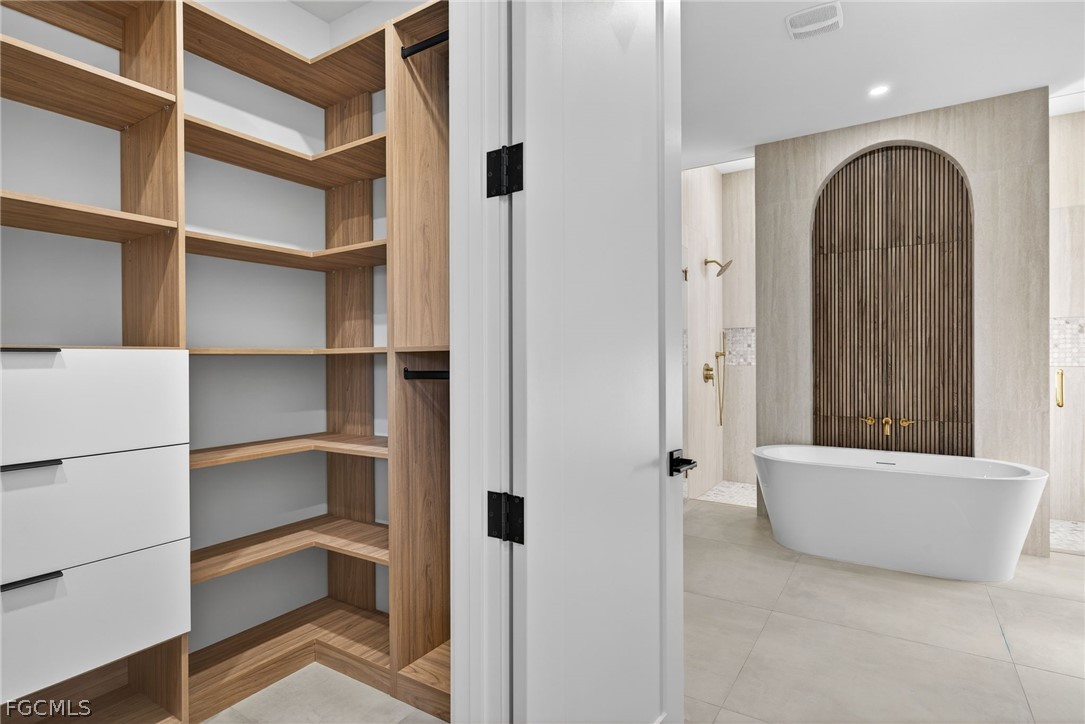 13 NW 35th PL