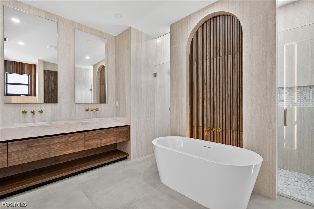 13 NW 35th PL