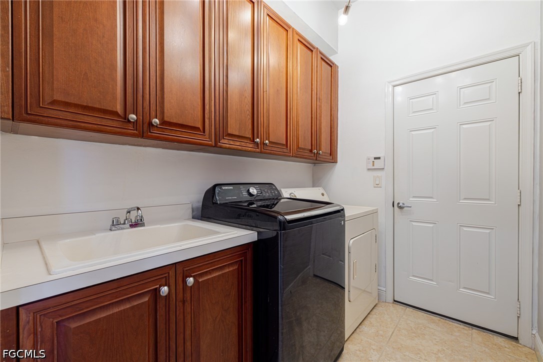 5643 Kensington LOOP