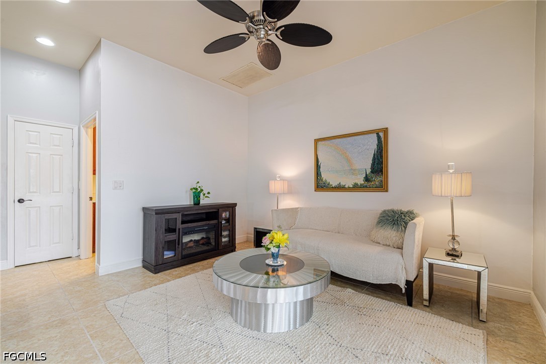 5643 Kensington LOOP