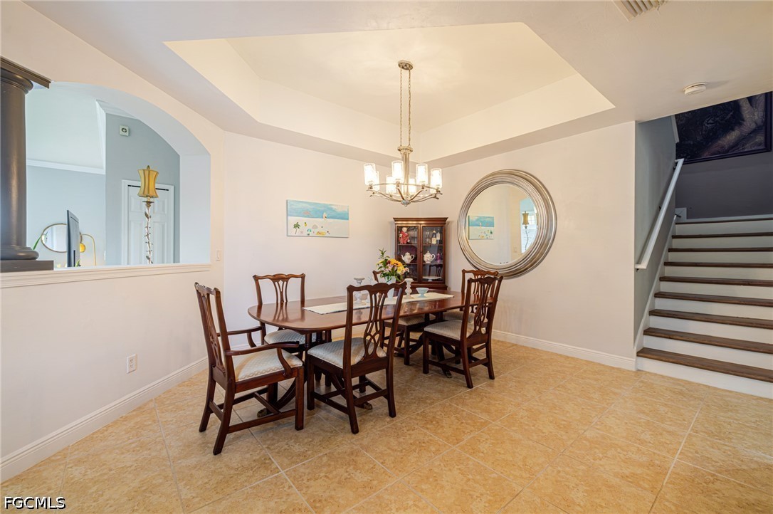 5643 Kensington LOOP