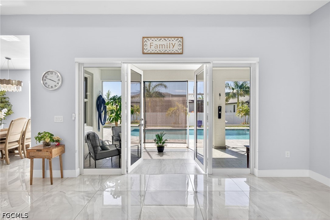 10 NW 35th AVE