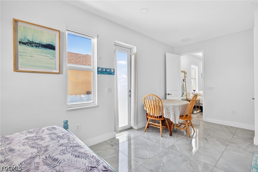 10 NW 35th AVE