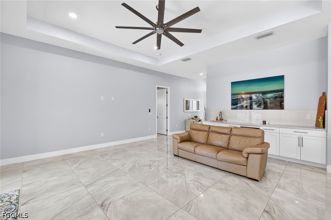 10 NW 35th AVE