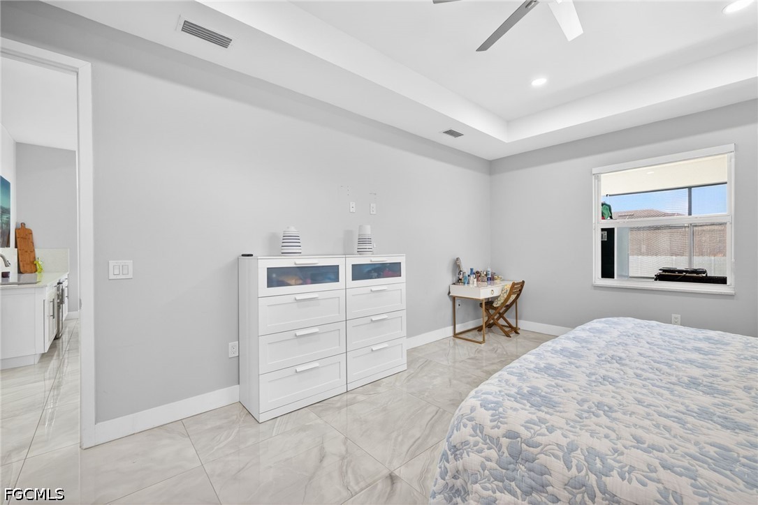 10 NW 35th AVE