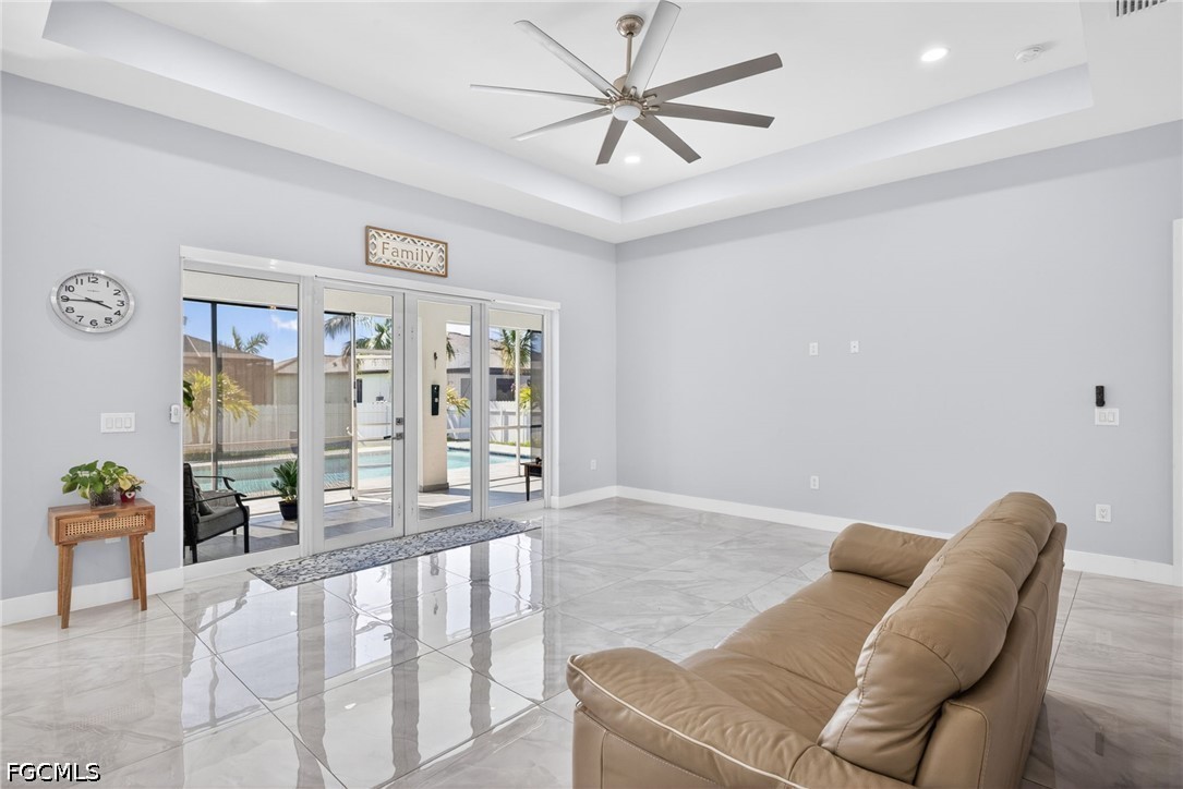 10 NW 35th AVE