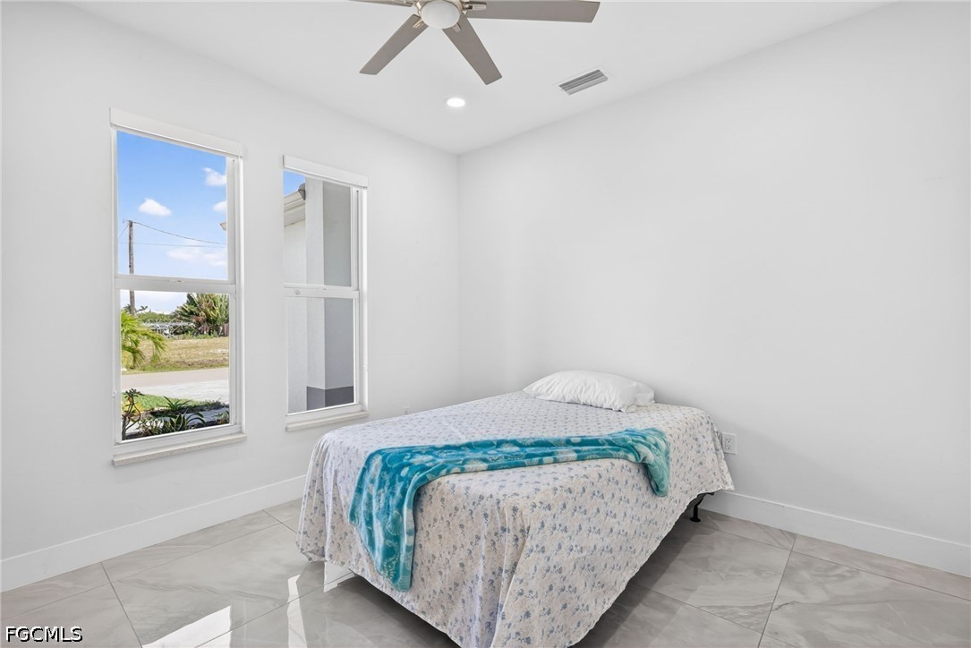 10 NW 35th AVE