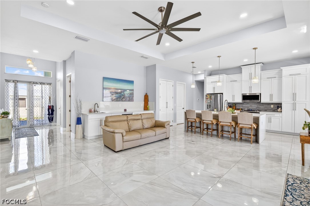 10 NW 35th AVE