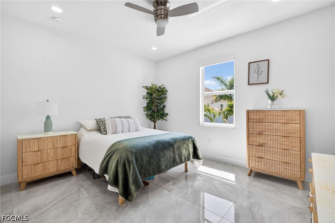 10 NW 35th AVE