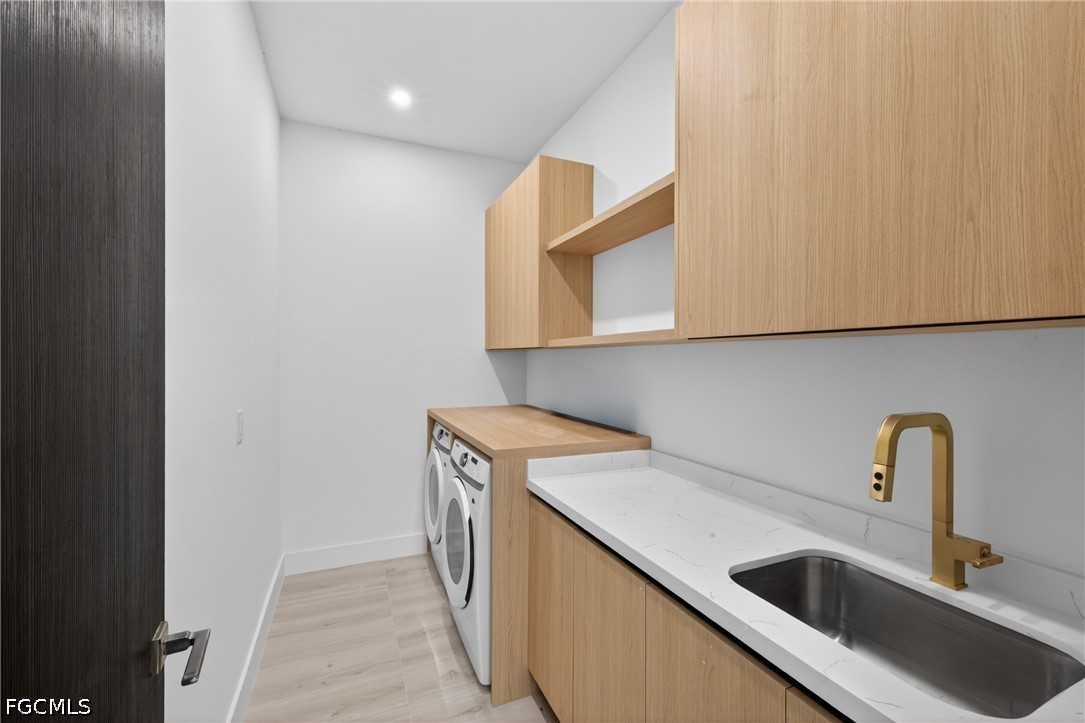 121 NW 35th PL