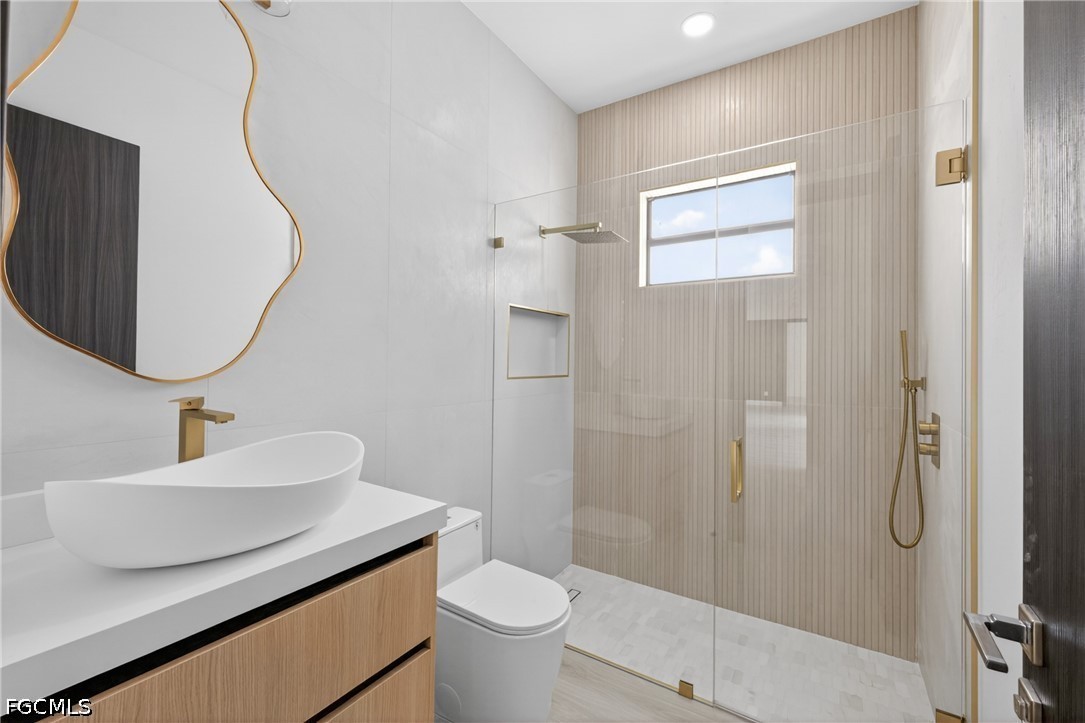 121 NW 35th PL