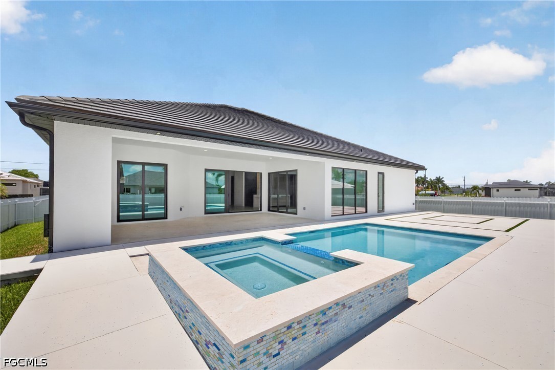 121 NW 35th PL