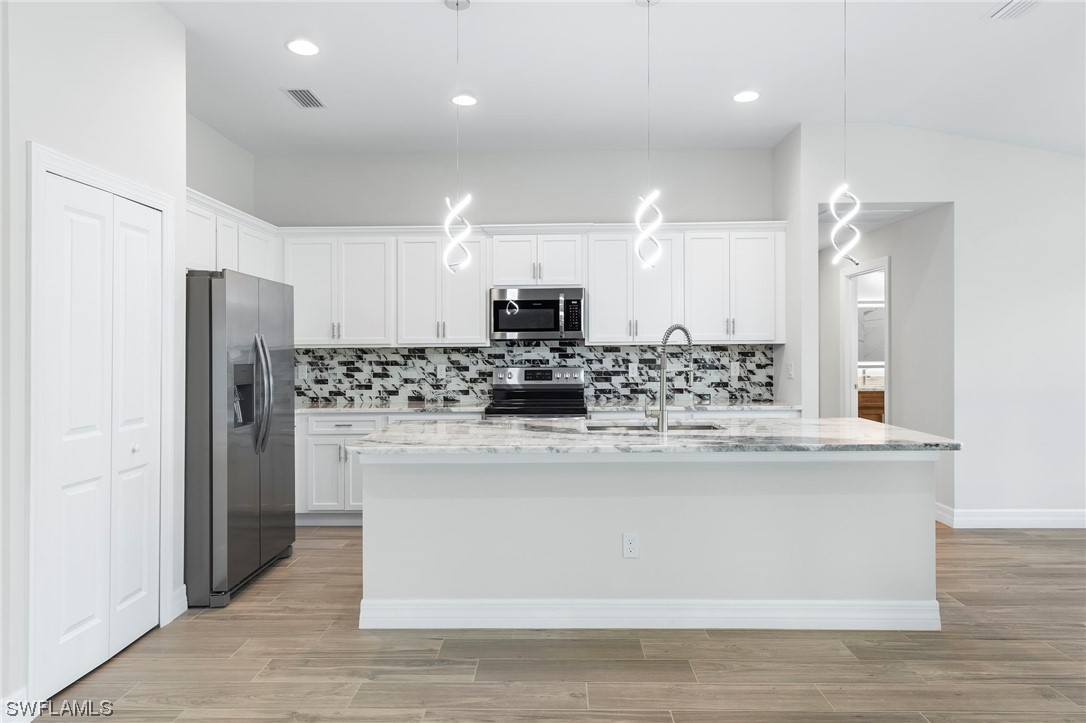 611 SW 40th TER