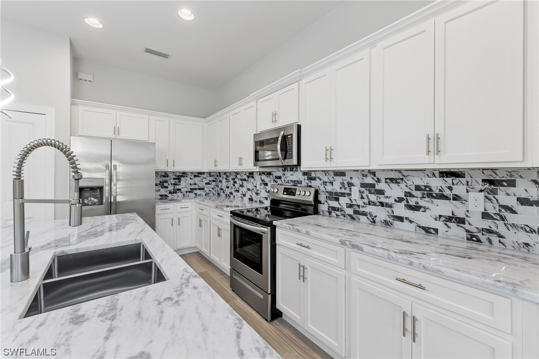 611 SW 40th TER