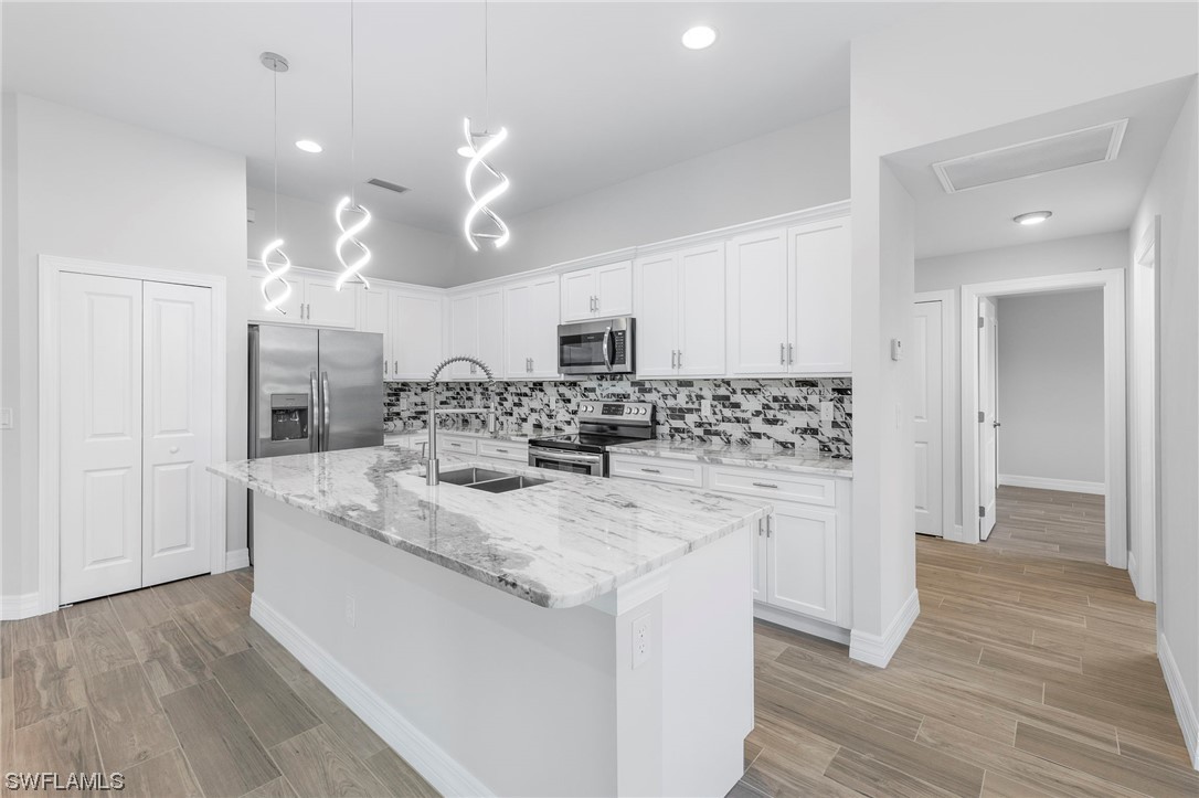 611 SW 40th TER