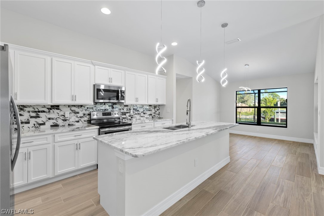 611 SW 40th TER