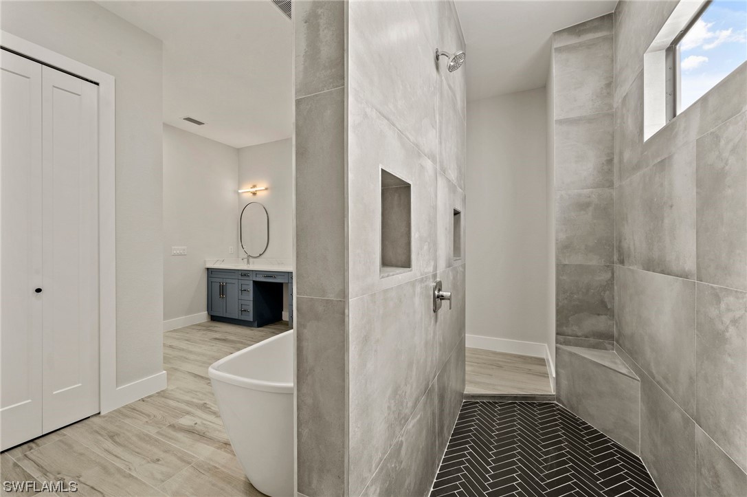 2001 SW 8th CT