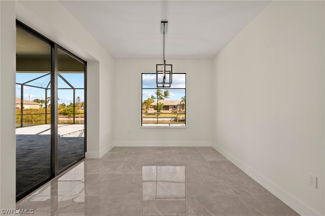 1833 SW 8th CT