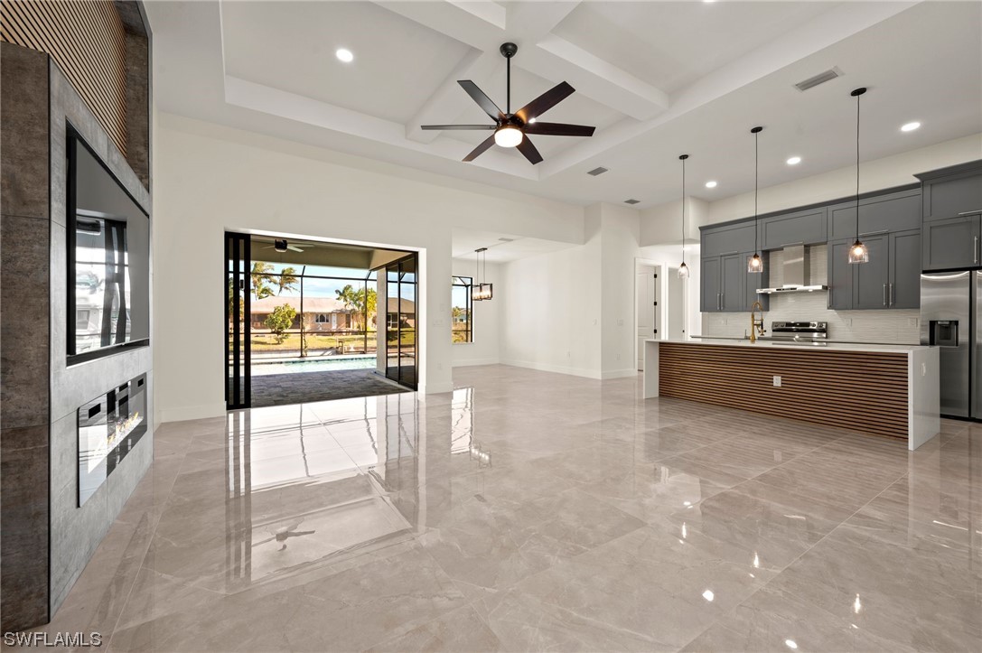 1833 SW 8th CT