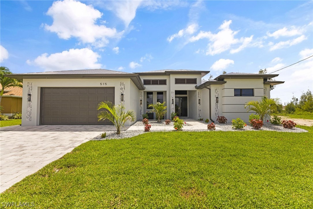 515 SW 11th CT