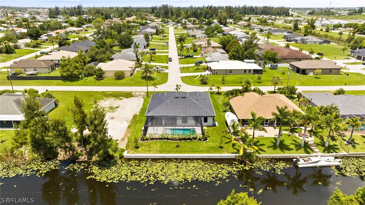 515 SW 11th CT