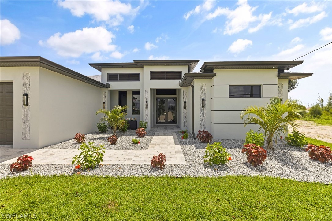 515 SW 11th CT