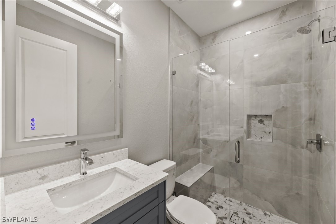 515 SW 11th CT