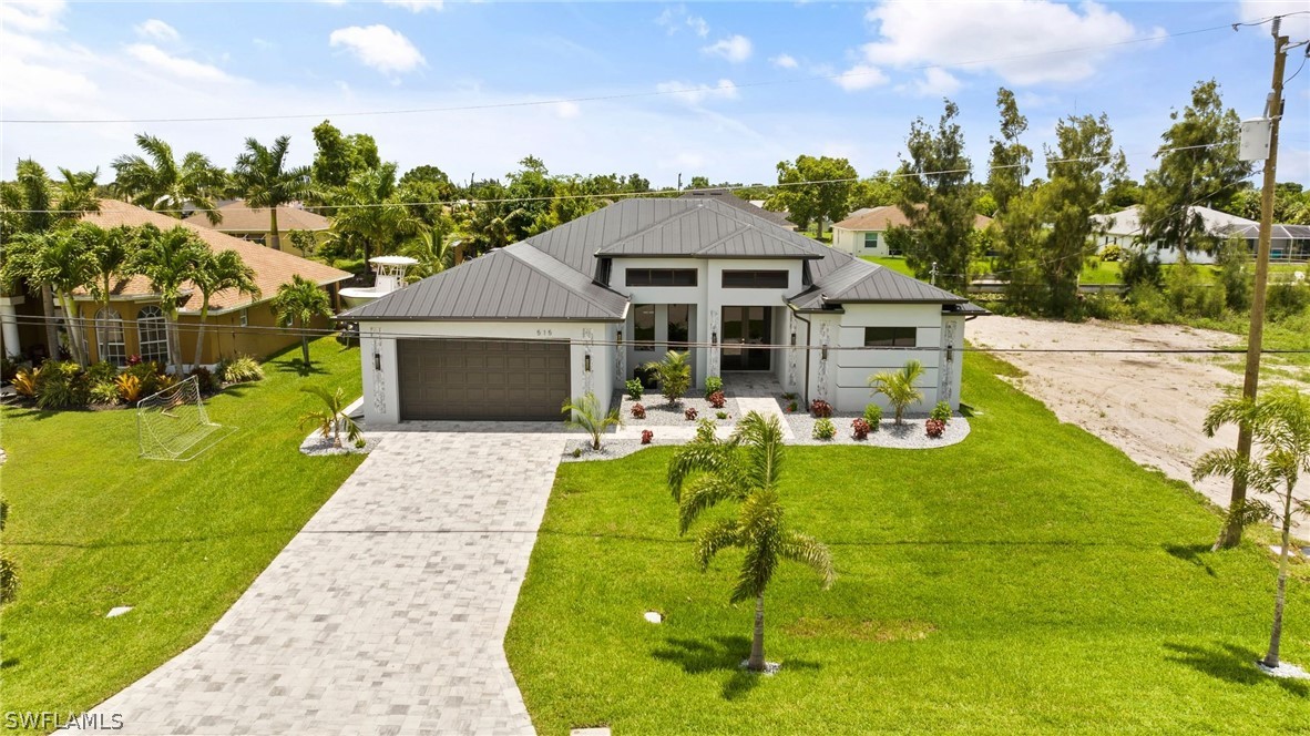 515 SW 11th CT