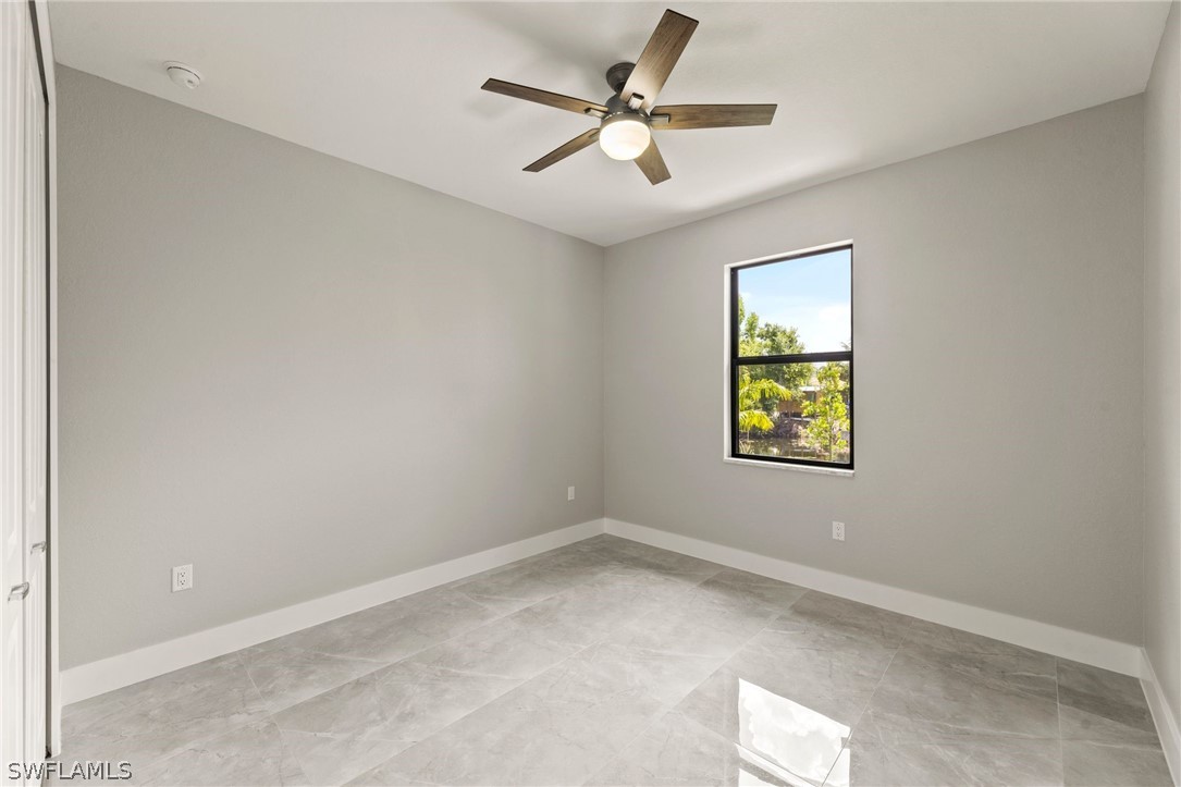 515 SW 11th CT