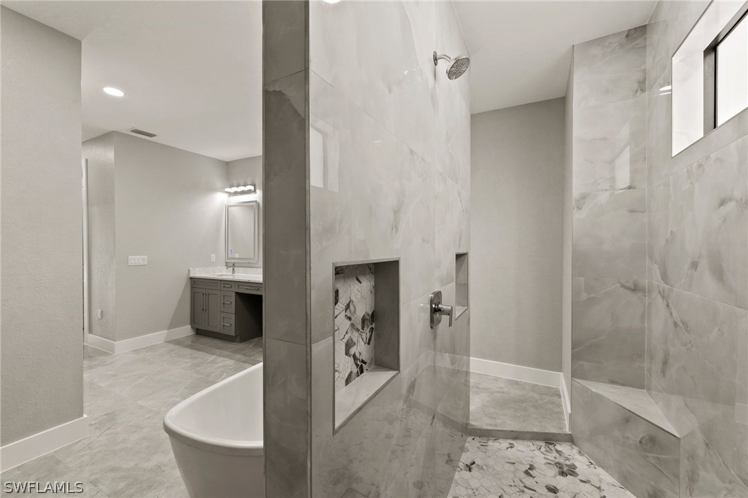 515 SW 11th CT